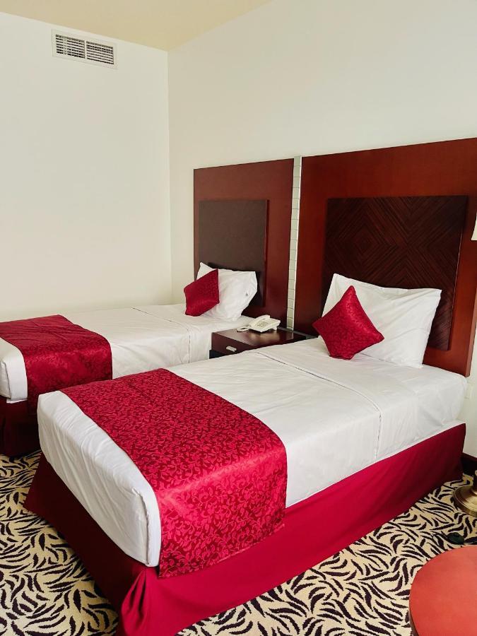 Mra Grand Hotel Dubai Ngoại thất bức ảnh